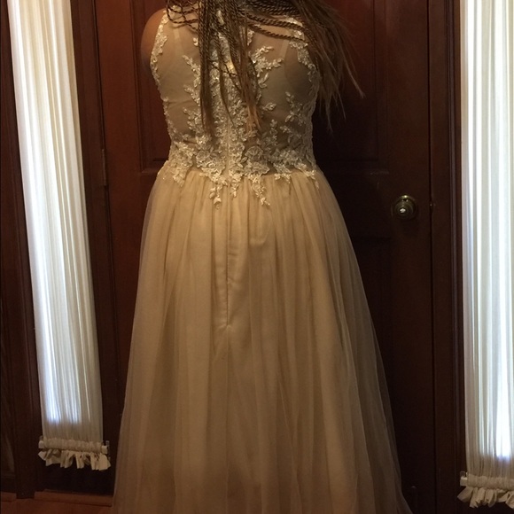GOLD PROM DRESS ! IN GREAT CONDITION