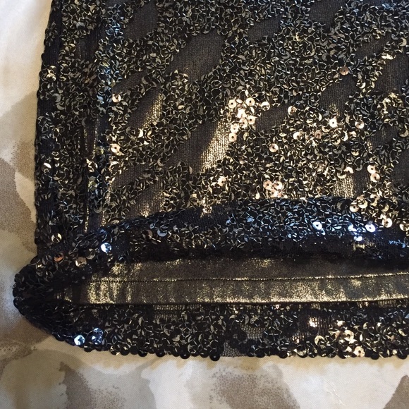 EXPRESS Gold Sequin Skirt - Picture 2 of 3