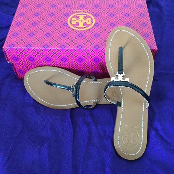 Tory Burch- T Logo Sandals/Flip Flops
