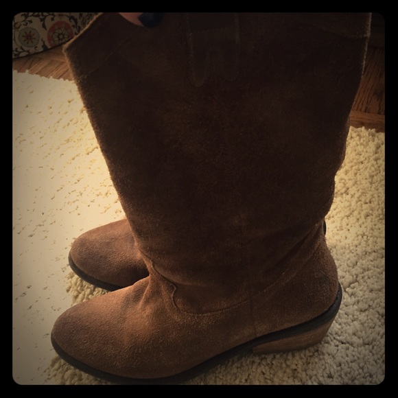 Leather cowboy boots