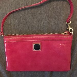⚡️Dooney and Bourke Pink Patent Leather Wristlet