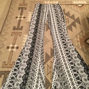 Patterned Bell bottom soft pants🔔