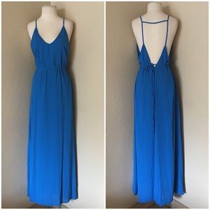 Beautiful blue sun dress! 👑