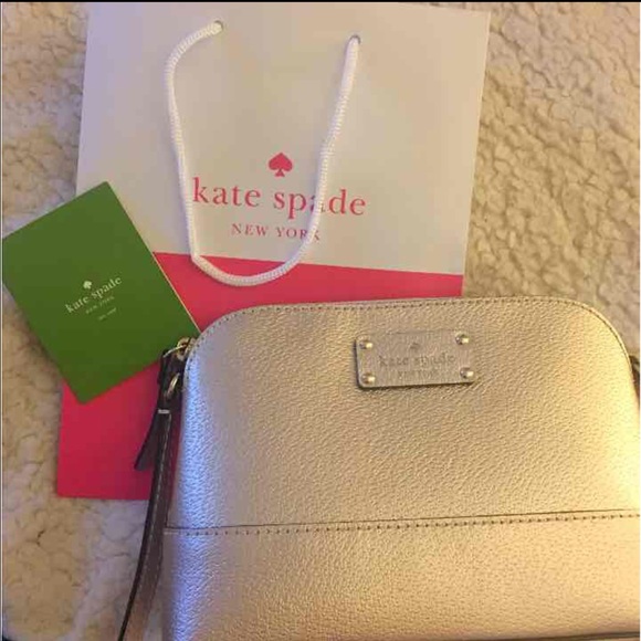 🚫 SOLD ON MERC 🚫 - Picture 3 of 4