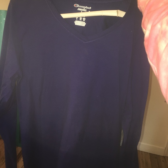 Champion long sleeved v-neck royal blue top