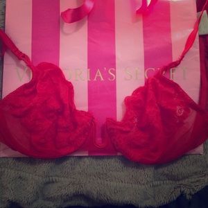 36A Victoria secret reverse bra