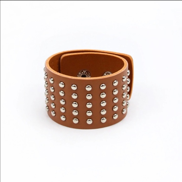 Brown leather cuff with silver studs. Bracelet.