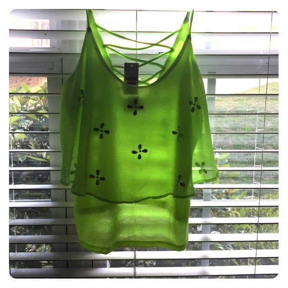 SALE🎀Bright NWT open back tank!
