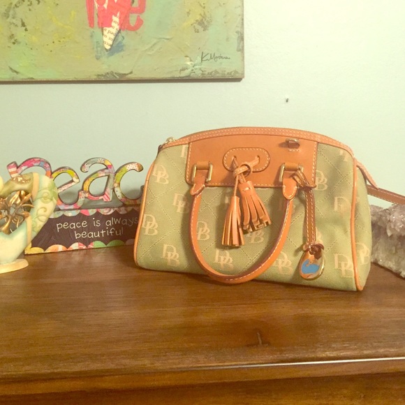 Adorable Vintage Dooney and Bourke Bag