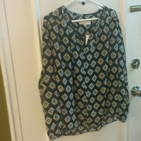 Loft ANN TAYLOR gorgeous sheer blouse NWT! - Picture 1 of 3