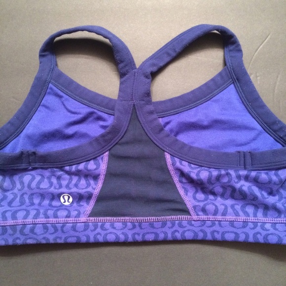 ❌Sold in bundle Lululemon Sports Bra - Picture 1 of 4