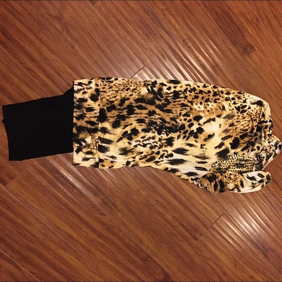 Scoop neck leopard print top - Picture 3 of 4