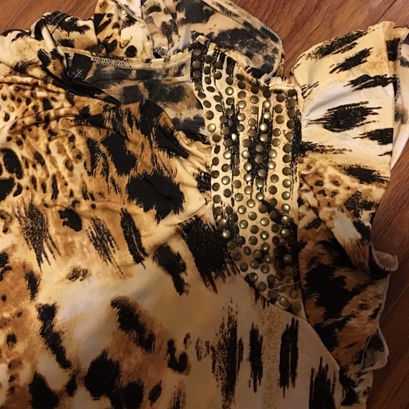 Scoop neck leopard print top - Picture 4 of 4