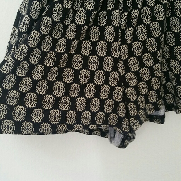 Black and Cream Romper - Picture 2 of 3