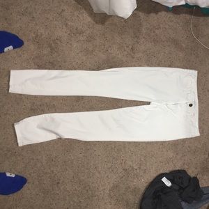 American eagle White super stretch jeans size 6
