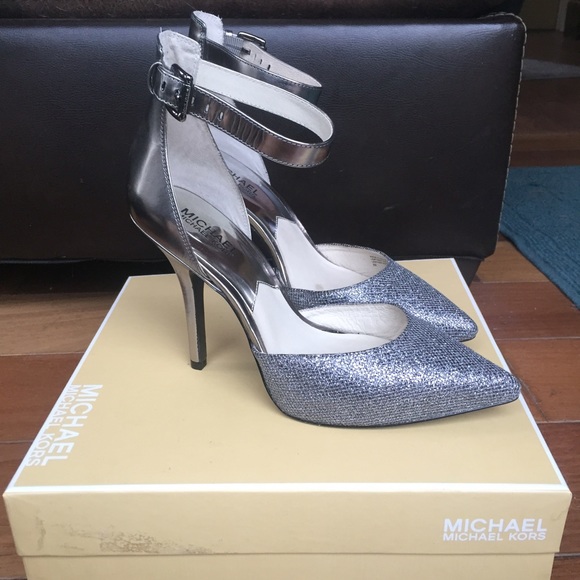 Brand NEW Michael Kors heels!