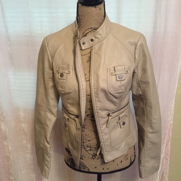 NY & Co Cream Moto