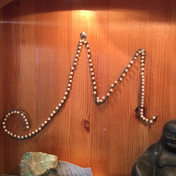 'M' pearl letter