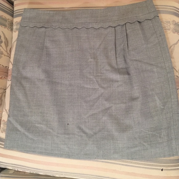 Spring grey work skirt with scallop detail