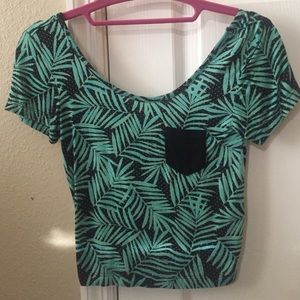 Leaves patterned pacsun crop top with pocket
