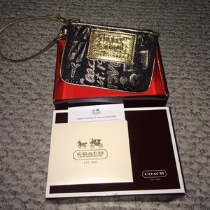 Coach poppy wristlet! NWOT