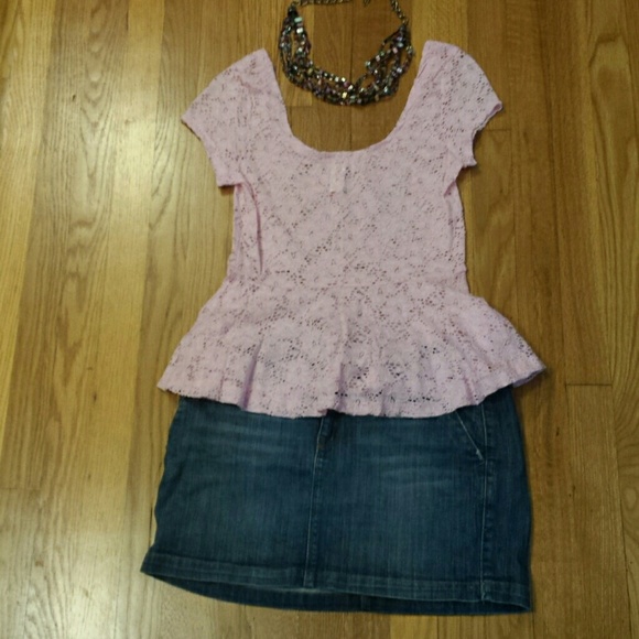Pink lace peplum top nwot!
