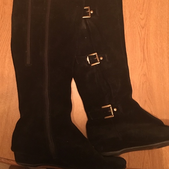 Knee high suade boots