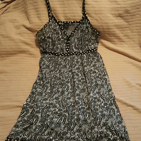 V neck dress