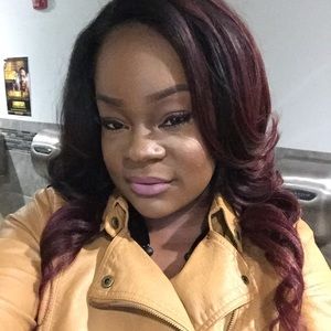 Meet your Posher, Desiree