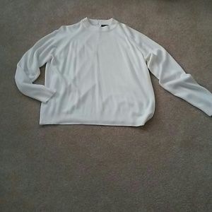 Off white swrater, very good shape