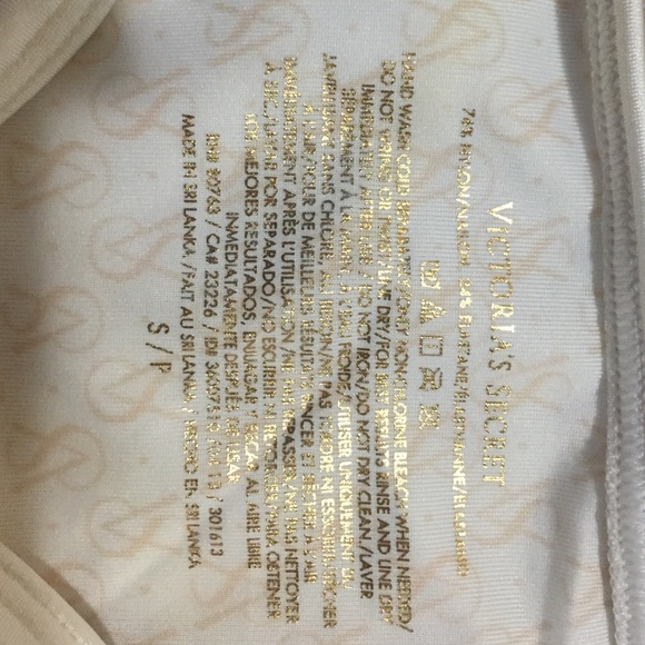 Victoria Secret bikini - Picture 2 of 3