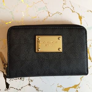 Micheal Kors phone clutch/wallet