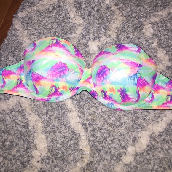 PINK VS STRAPLESS BRA