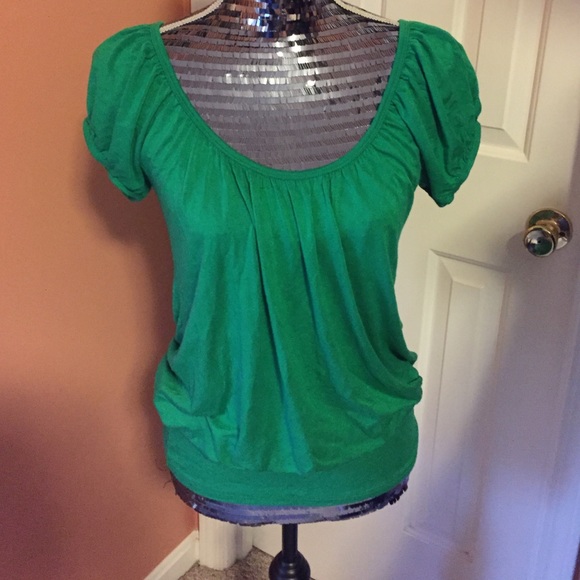 Green short sleeve shirt top size Large
