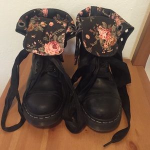 Flower pattern black Doc Martin boots