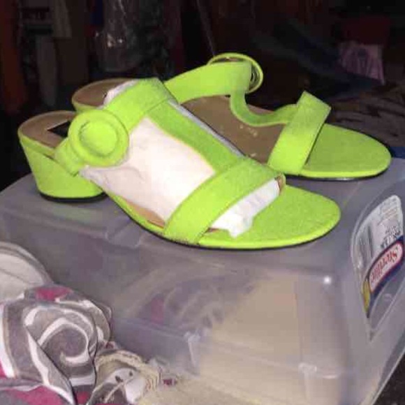 Sandals - Picture 4 of 4