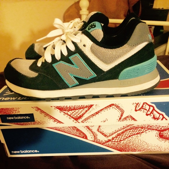 New Balance Sneakers - Picture 3 of 3