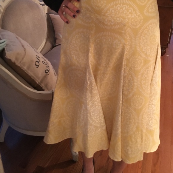 Yellow fun soft linen knee length skirt from LOFT - Picture 2 of 4