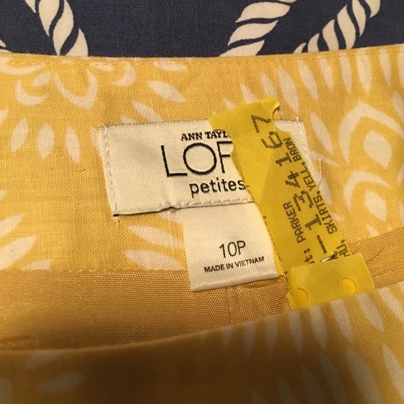 Yellow fun soft linen knee length skirt from LOFT - Picture 3 of 4