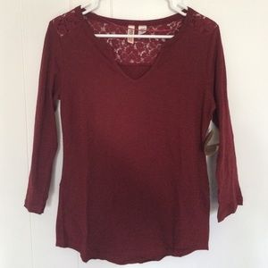 Maroon 3/4 sleeve shirt