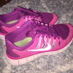 WOMENS NIKE FREE RUN 5.0