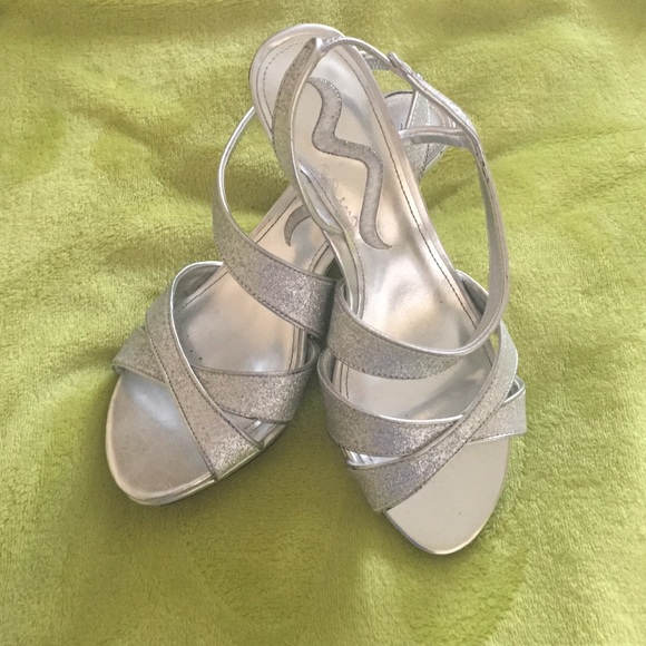 👠sparkling sliver party shoes👠