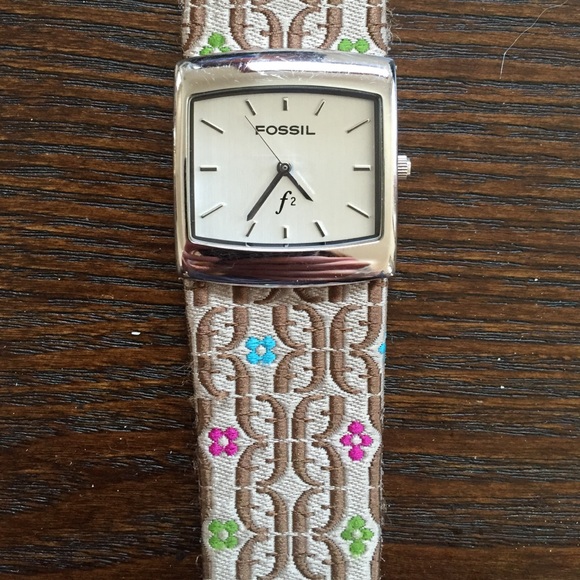 Adorable Vintage Fossil Watch!