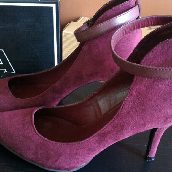 MIA- Bailey Oxblood Nova suede