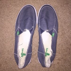 Sanuks; women's size 8