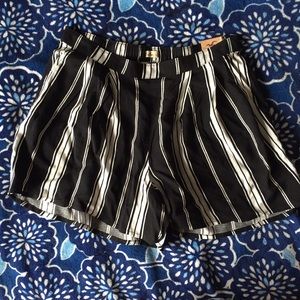 Flowy shorts