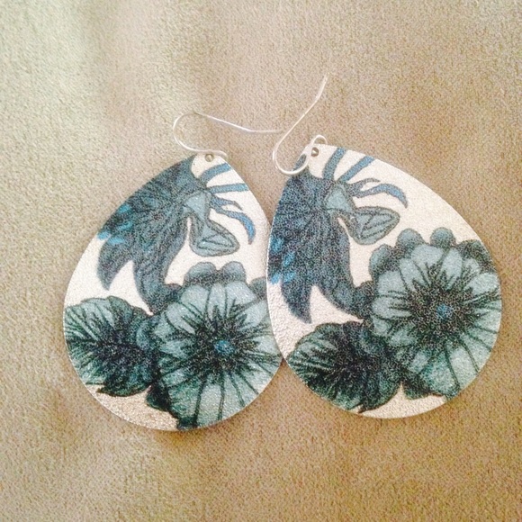 NWOT cute earrings!
