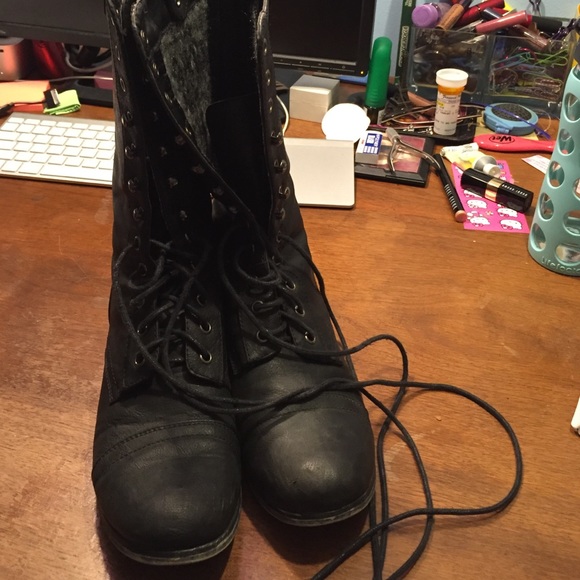 NWOT Steve Madden Combat Boots (price negotiable)