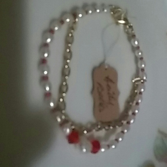 Pearl wire bracelet