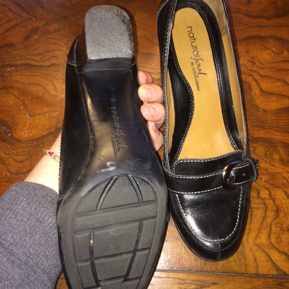 Shoes - Picture 2 of 3